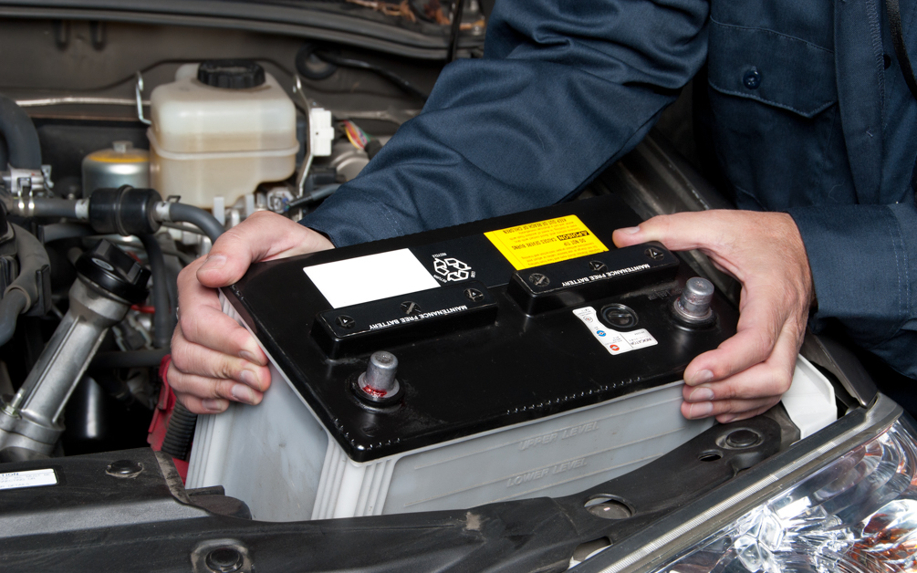 Verificare baterie auto si inlocuire acumulator auto